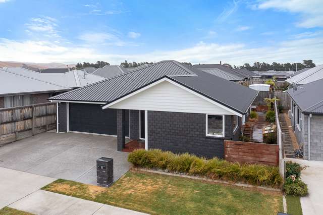 6 Catalina Crescent Burleigh_1