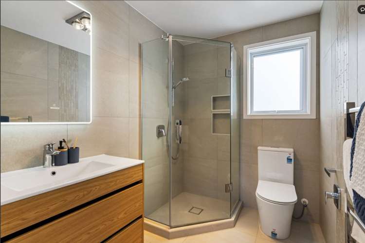 62A Vandeleur Avenue Birkdale_18
