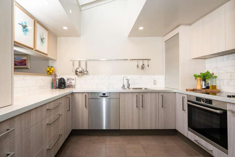 13/32 Hobson Street Thorndon_3