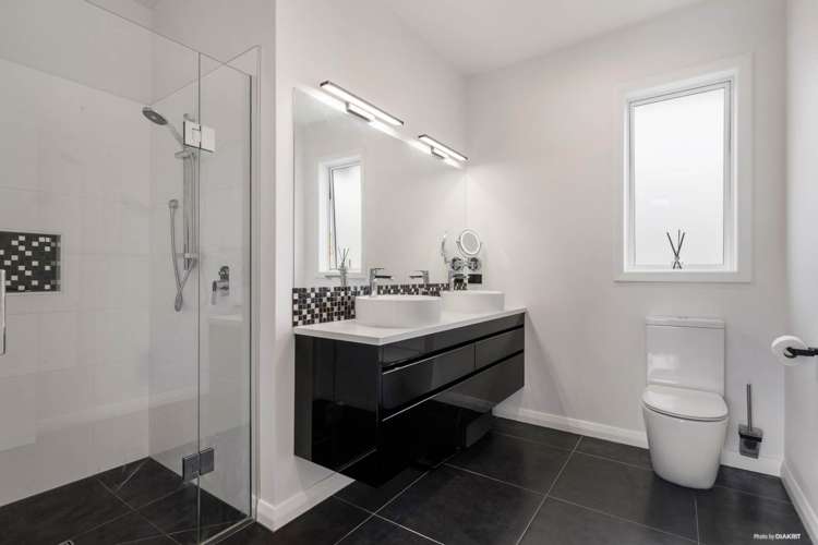 34 Niccone Place Bombay_11