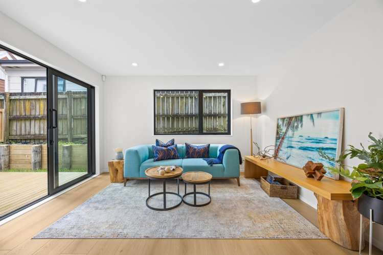 58C Fitzherbert Avenue West Harbour_2