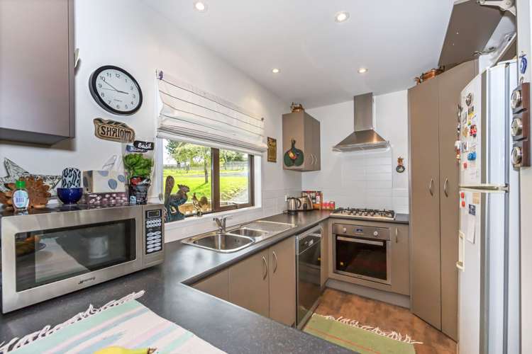 583 Ridge Road Riverhead_16