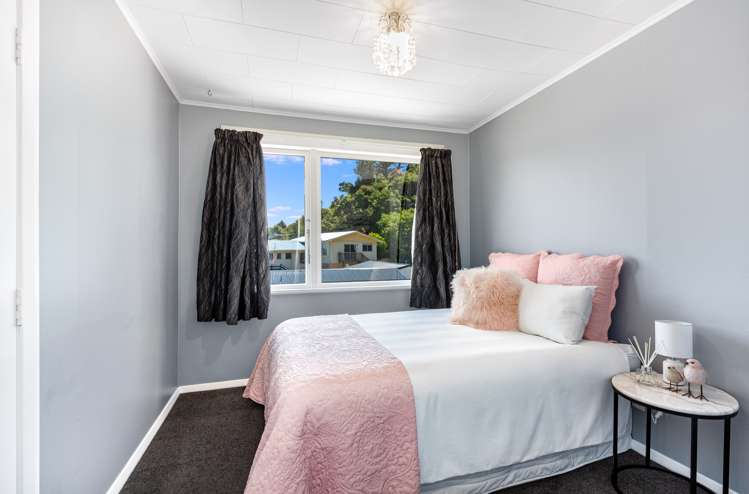 17 Lowry Crescent Stokes Valley_10