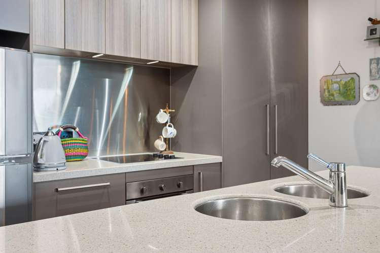 415/11 Tamariki Avenue_3