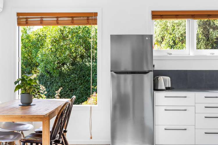 217 Beach Road Akaroa_18