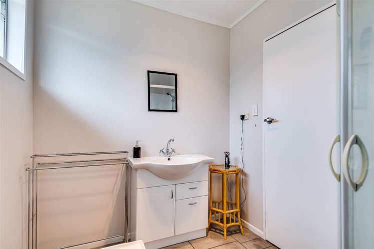 130 Portsmouth Road Flaxmere_13