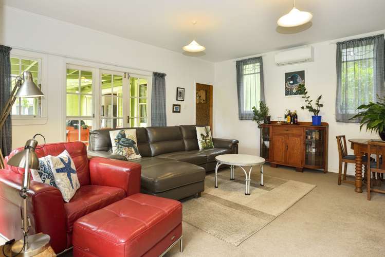 27 Ymca Road Mahia_13
