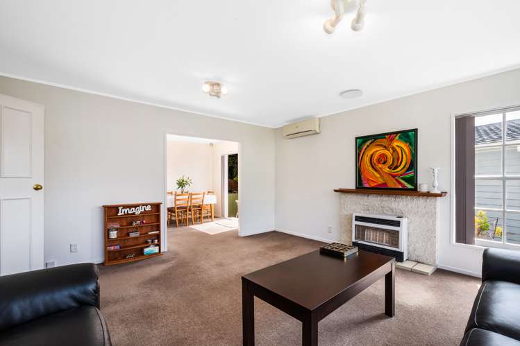 8 Chisbury Street Churton Park_9