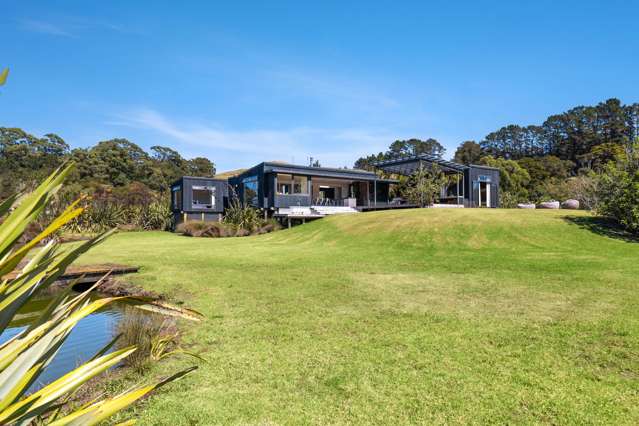 Coastal Retreat, Christian Bay