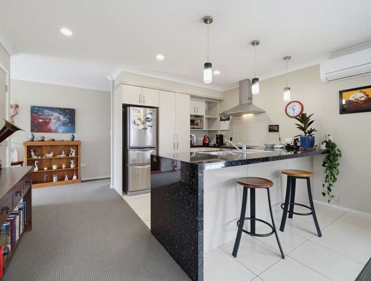 5 Pania Place Poraiti_4