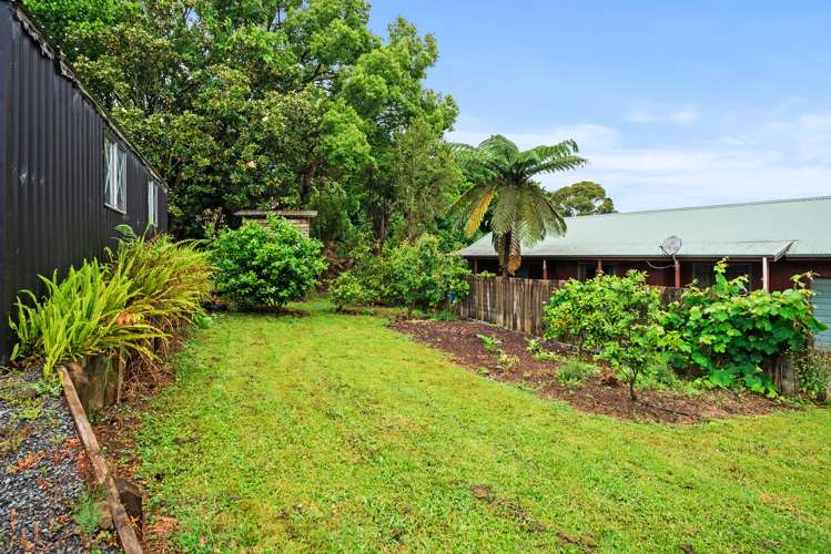 32 Clark Road Kamo_24