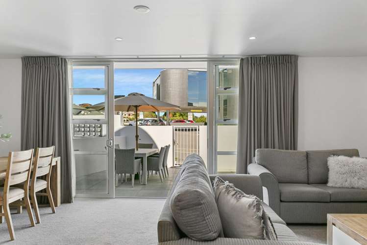 7/2 Lowell Place Waipahihi_8