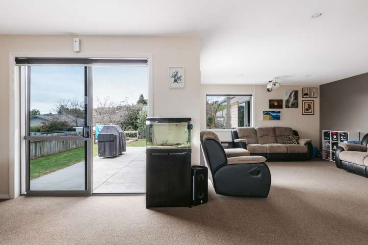 42 Fairfax Crescent Pyes Pa_2