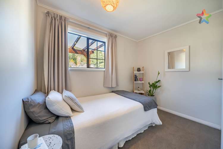 7 Prouse Crescent Naenae_16