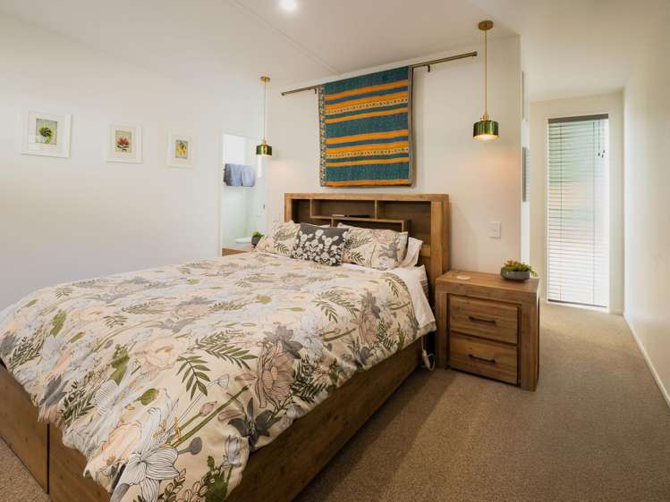 3 Ngaio Grove Robinsons Bay_23