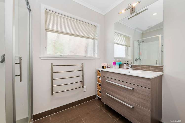 09 McCall Place Opaheke_9