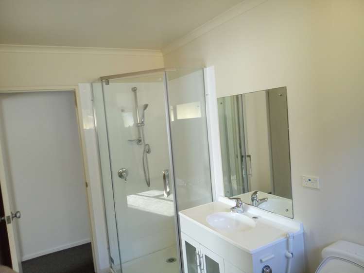 2/4 Charlenne Close Ranui_7