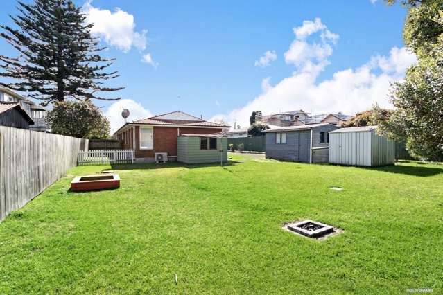 2/12a Yeovil Road Te Atatu Peninsula_2