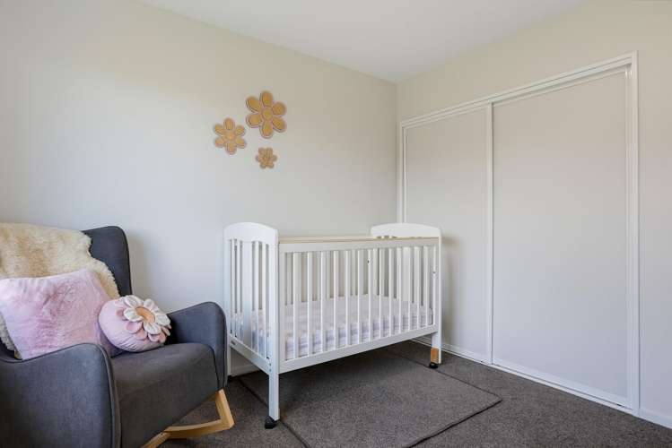 32 Summers Road Darfield_15