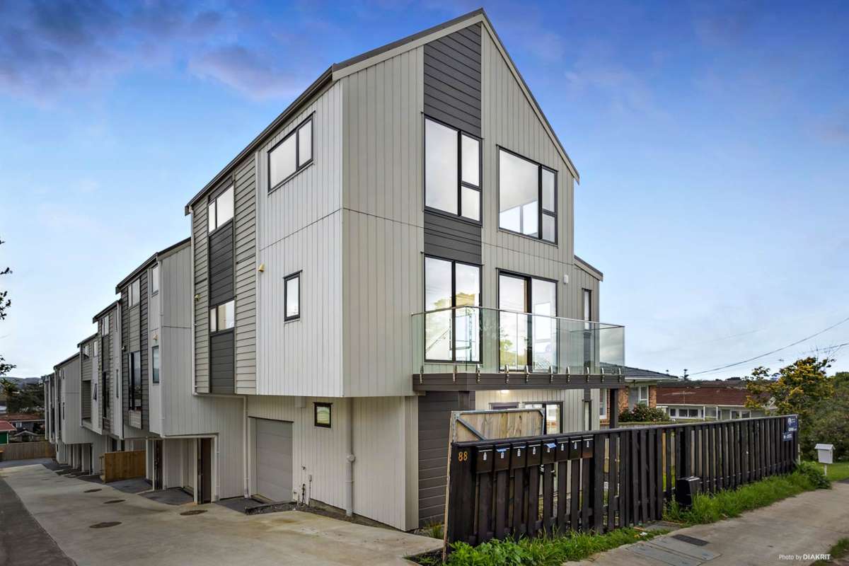 1-8/88 Te Atatu Road_0