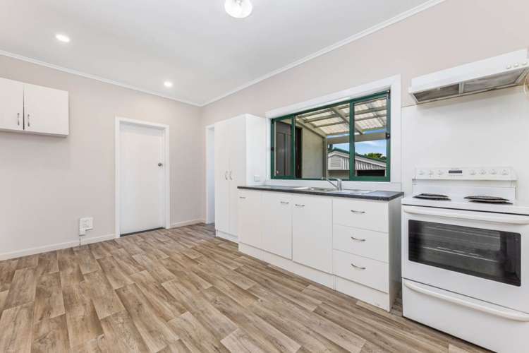 10 James Road Manurewa_12