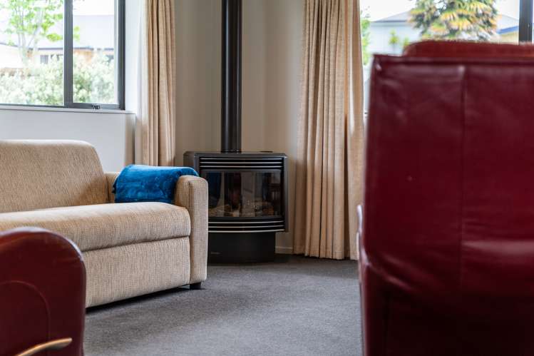 97 Farnborough Drive Grandview Heights_14