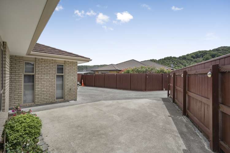 8 Sun Valley Way Wainuiomata_19