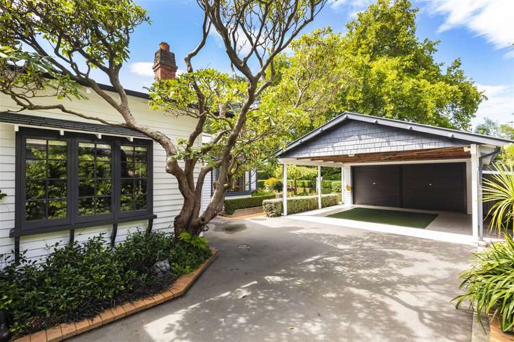 83 Saint Andrews Square Strowan_22