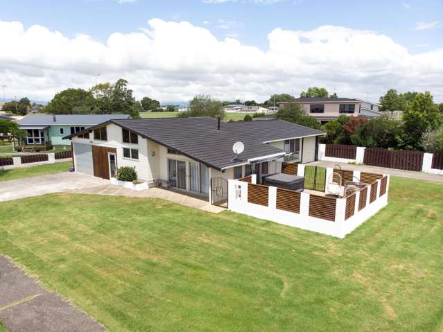 SPACIOUS LIVING & STYLISH UPDATES