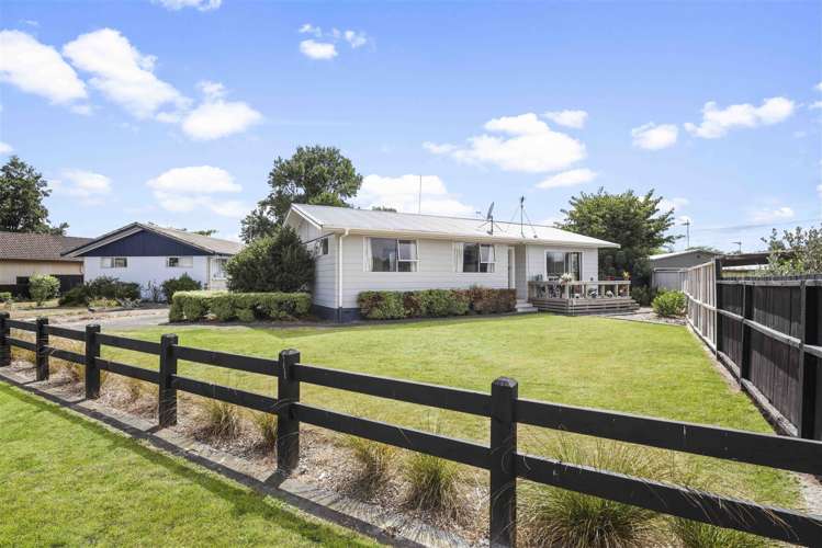4 Elmwood Crescent Pukete_0