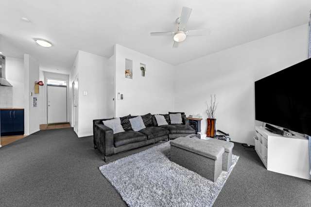 44/2 Armoy Drive East Tamaki_1