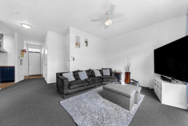 44/2 Armoy Drive East Tamaki_1