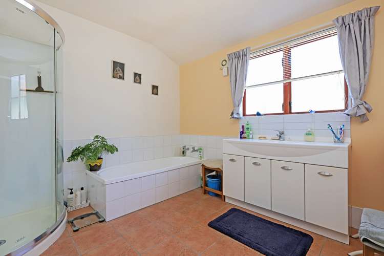 425b Southland Place Raureka_12