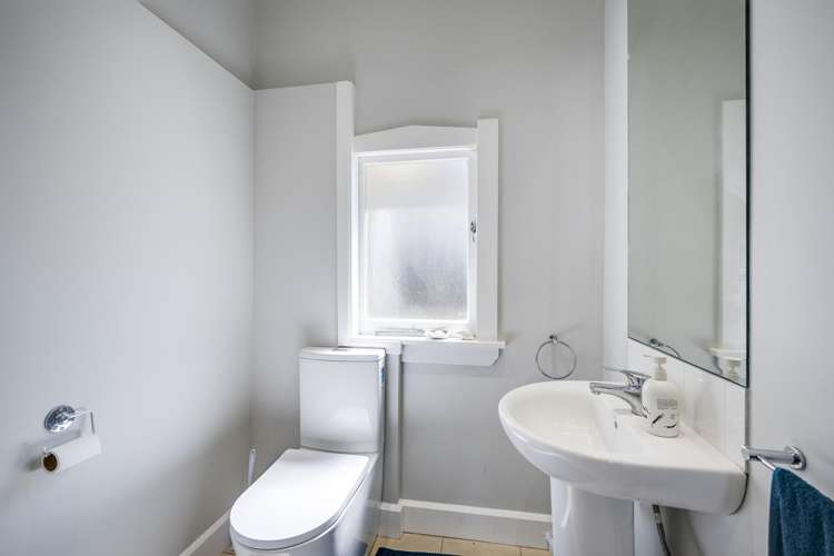 710 Queen Street West St Leonards_10