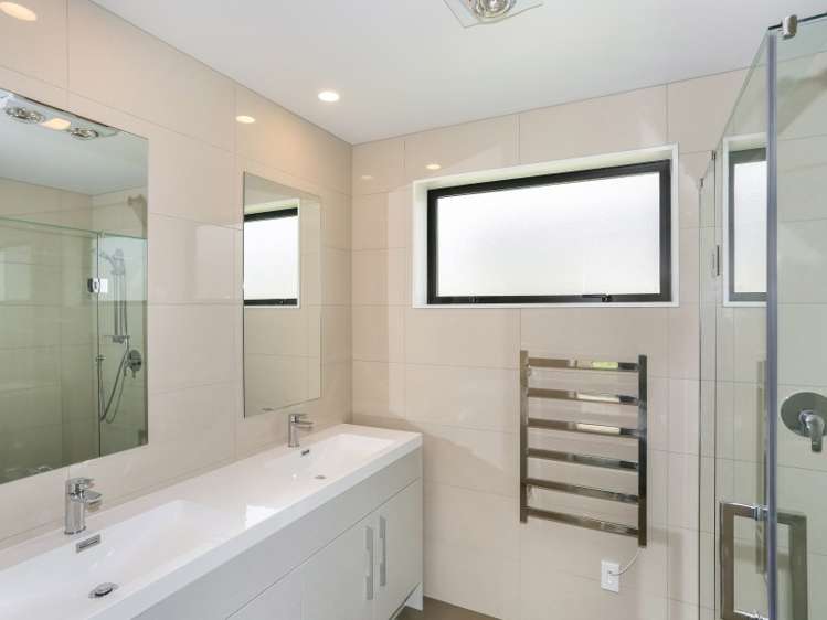 27 Andalusian Way Karaka_10