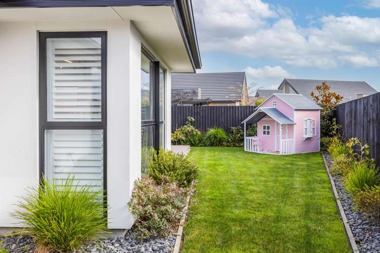 13 Selfe Crescent Burwood_19