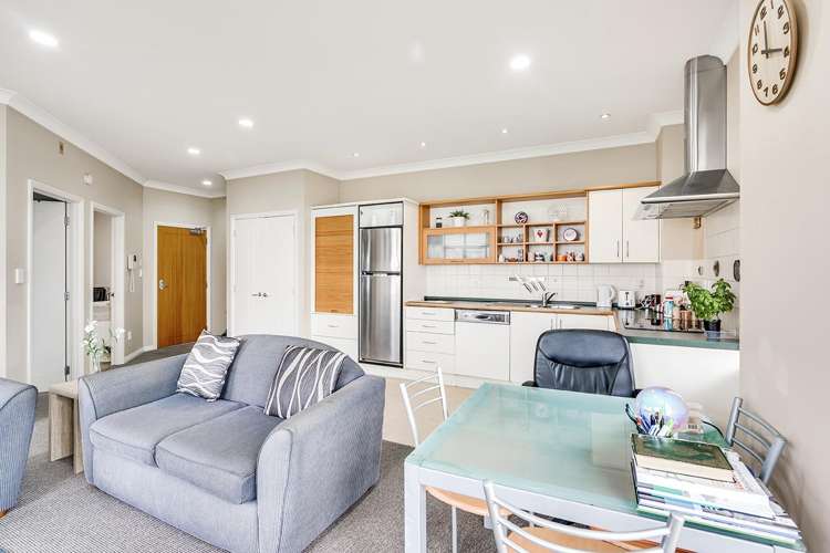 2E/11 London Street Hamilton Central_5