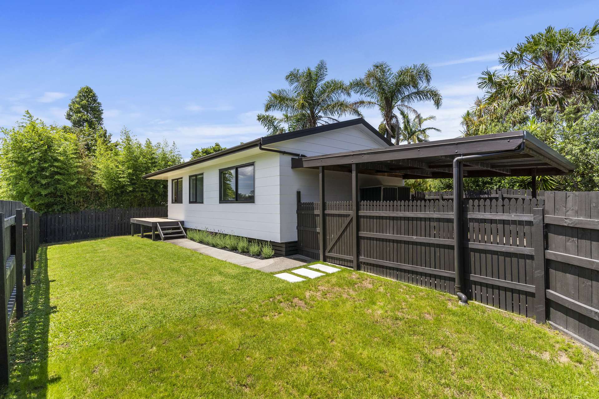 1/95 Wharf Road Te Atatu Peninsula_0