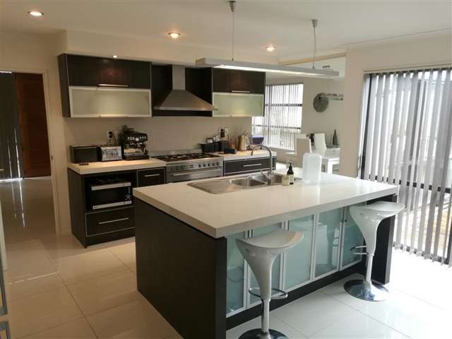 5 Warren Way Flat Bush_3