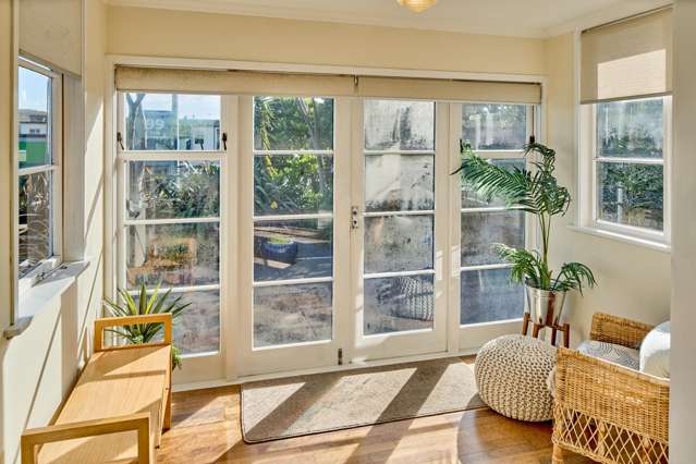 128 Mana Esplanade Paremata_1