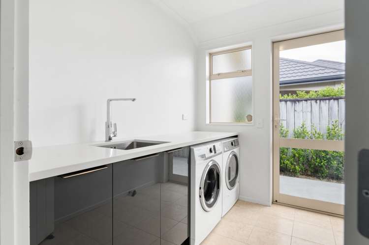 88 Huntington Drive Huntington_24