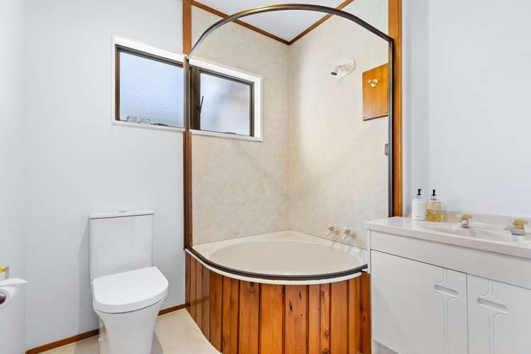 1/63 Churchill Road Murrays Bay_22