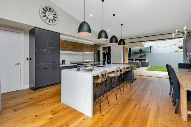 56 Highfield Way 11608_1