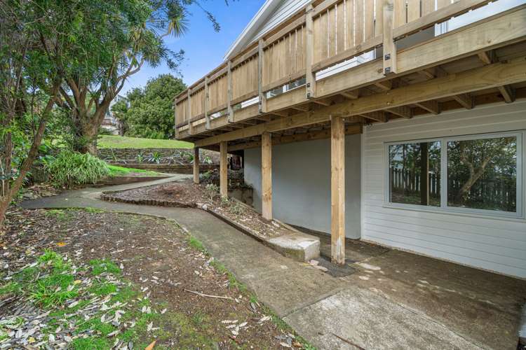 8 Meander Drive Welcome Bay_24