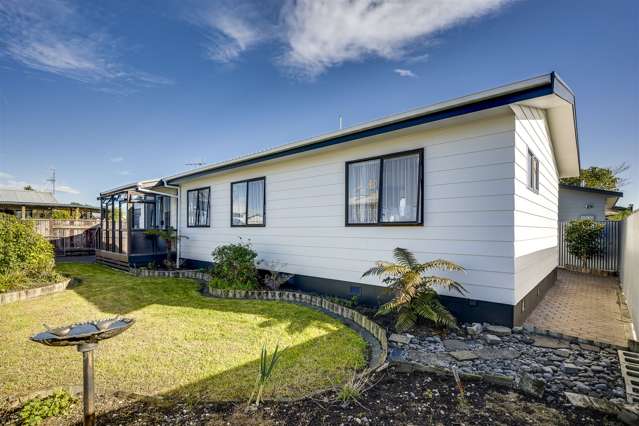 2/32 Spriggs Crescent Greenmeadows_1