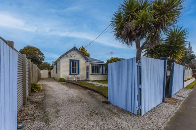 Coastal Charm Meets Vintage Character