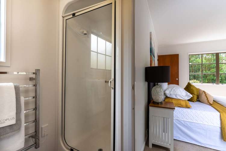 28 Longfellow Parade Glen Eden_14