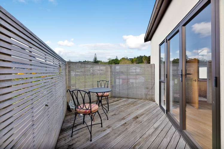 22 Greenvalley Rise Glenfield_18