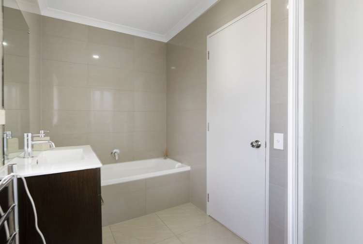 1 Old Park Place Takanini_10