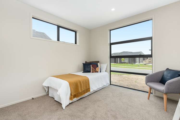 7 Kahuparere Crescent Pyes Pa_15